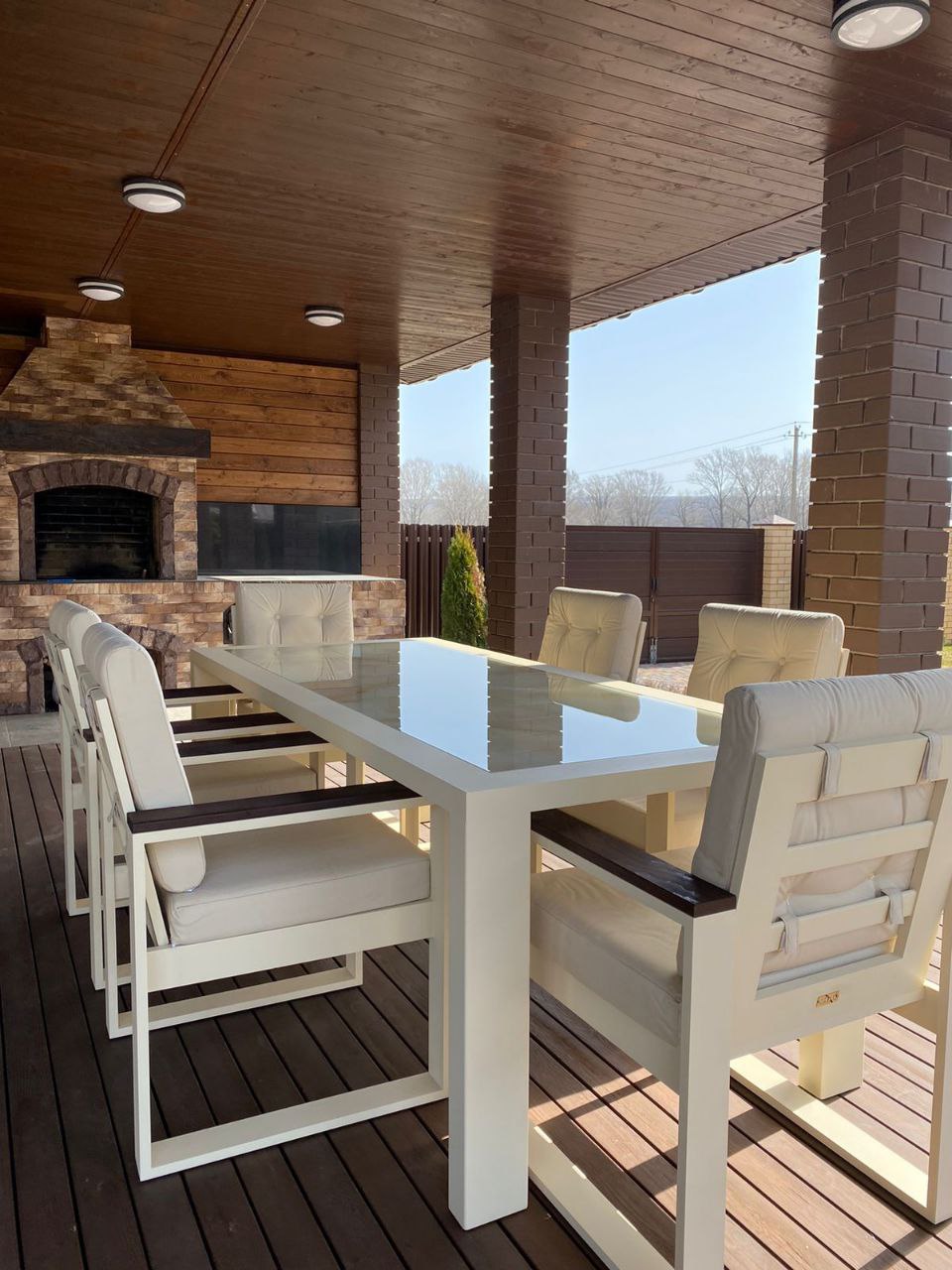 Обеденная зона в саду