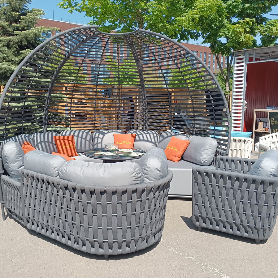 Всепогодные материалы для уличной мебели